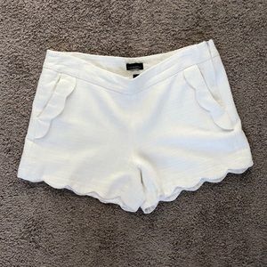 White Linen Scallop Shorts (Size 8)